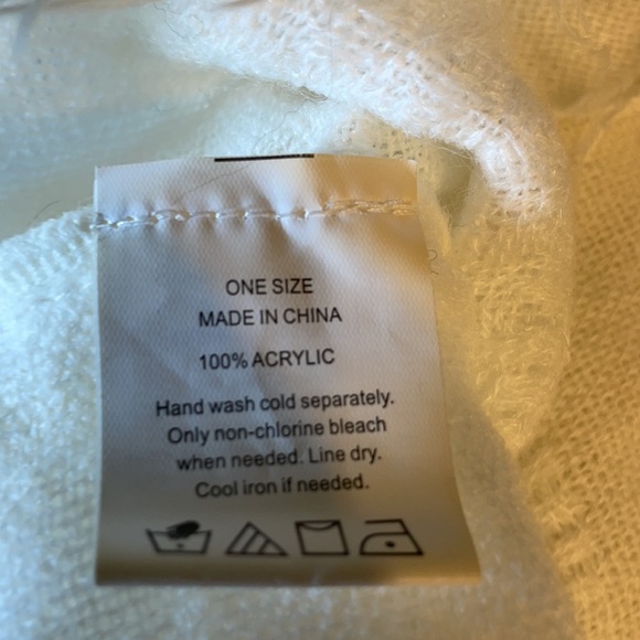 Scarf white , lrg - Picture 5 of 7